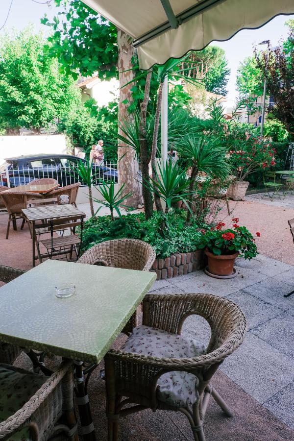 Hotel Jolie Riccione Exterior foto